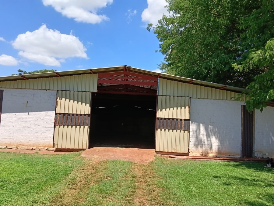 8 Bedroom Property for Sale in Brits Rural North West